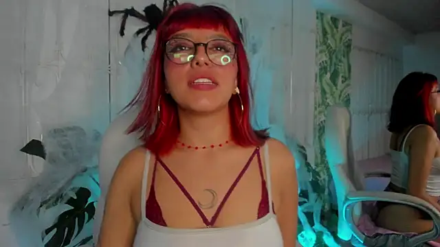 cute hollywood online show from October 7, 2025, 8:39 pm