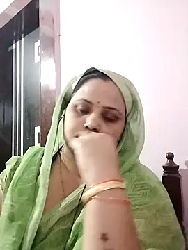 Snapshot of Kiyara7 chatting on February 4, 2025, 3:11 am Kiyara7 online show from February 4, 2025, 3:11 am