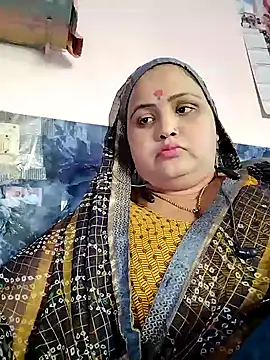 Snapshot of Kiyara7 chatting on February 10, 2025, 7:36 am Kiyara7 online show from February 10, 2025, 7:36 am