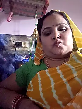 Snapshot of Kiyara7 chatting on October 1, 2025, 9:37 am Kiyara7 online show from October 1, 2025, 9:37 am