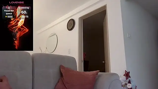 saramartinez1000 online show from December 2, 2024, 6:10 pm