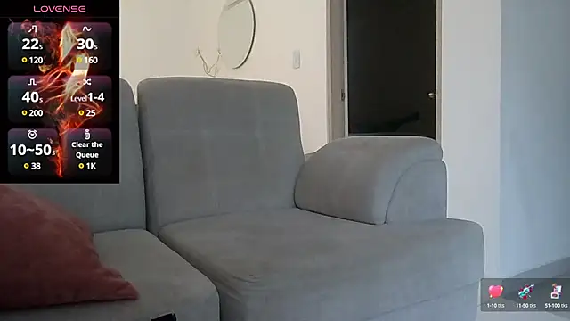 saramartinez1000 online show from February 9, 2025, 6:26 pm