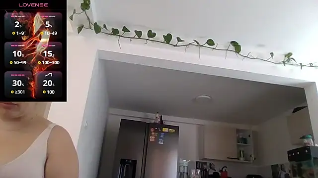 saramartinez1000 online show from February 13, 2025, 6:27 pm