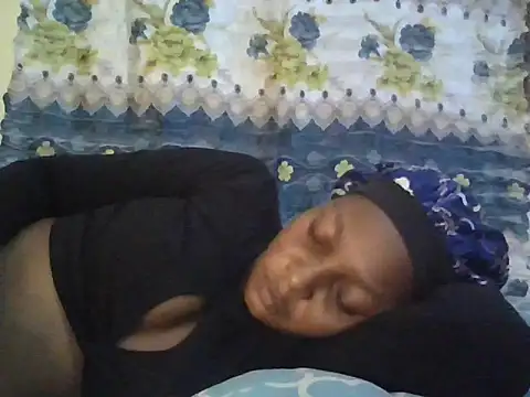 Snapshot of Midnight_Clique_ chatting on November 1, 2025, 8:00 pm Midnight Clique online show from November 1, 2025, 8:00 pm