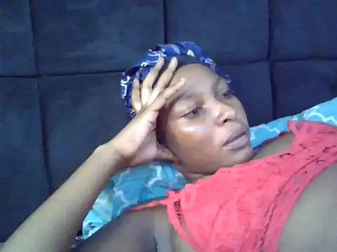 Snapshot of Midnight_Clique_ chatting on November 3, 2025, 9:32 am Midnight Clique online show from November 3, 2025, 9:32 am