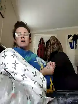 Snapshot of velvetta_ chatting on December 3, 2024, 3:22 pm velvetta online show from December 3, 2024, 3:22 pm