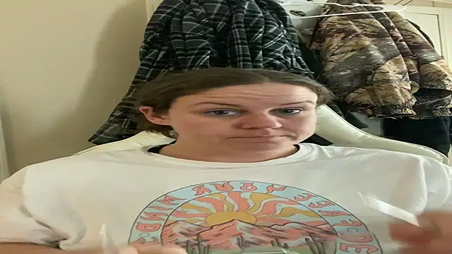 Snapshot of velvetta_ chatting on March 17, 2025, 7:04 pm velvetta online show from March 17, 2025, 7:04 pm