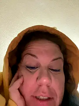 velvetta  online show from October 11, 2025, 7:18 am