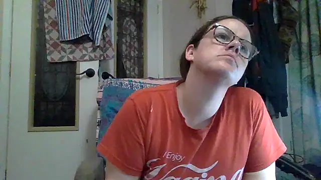 velvetta  online show from October 13, 2025, 7:41 am