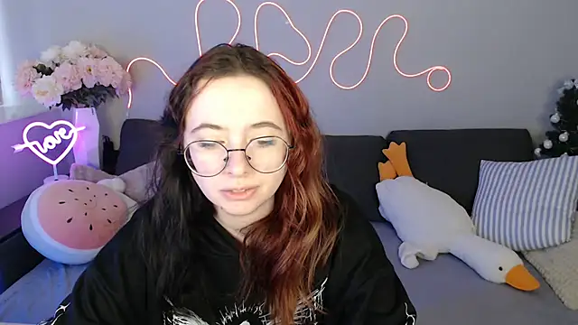 Mini Diva online show from February 17, 2026, 9:06 am