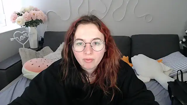 Mini Diva online show from February 27, 2026, 9:09 am