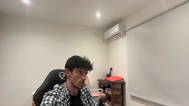 Snapshot of nicolaaaaas chatting on October 8, 2025, 6:22 am nicolaaaaas online show from October 8, 2025, 6:22 am