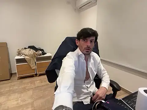 Snapshot of nicolaaaaas chatting on October 9, 2025, 9:46 pm nicolaaaaas online show from October 9, 2025, 9:46 pm