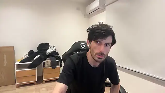 Snapshot of nicolaaaaas chatting on October 19, 2025, 2:23 am nicolaaaaas online show from October 19, 2025, 2:23 am