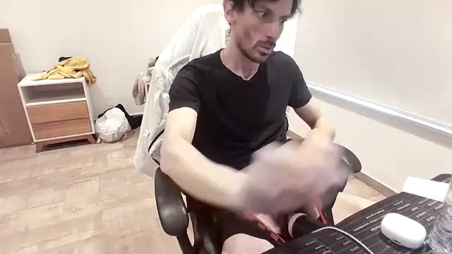 Snapshot of nicolaaaaas chatting on October 24, 2025, 12:45 pm nicolaaaaas online show from October 24, 2025, 12:45 pm