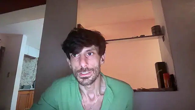 nicolaaaaas online show from February 17, 2026, 7:27 am