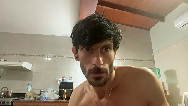 nicolaaaaas online show from March 6, 2026, 9:06 am