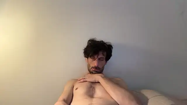 nicolaaaaas online show from March 27, 2026, 11:21 am