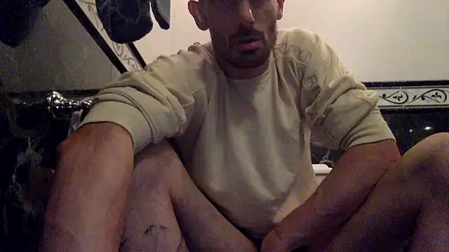 nicolaaaaas online show from April 15, 2026, 9:26 pm