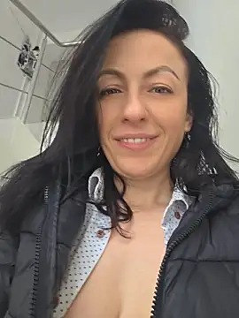 lovewildguy1 online show from April 10, 2026, 7:13 am