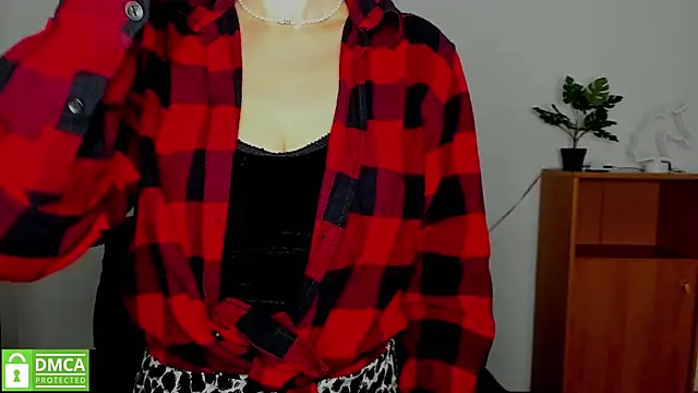 annakillianox online show from October 2, 2025, 5:25 am