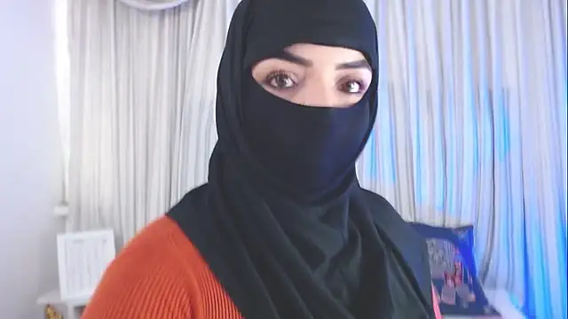 Uzra hayed online show from October 3, 2025, 7:33 pm