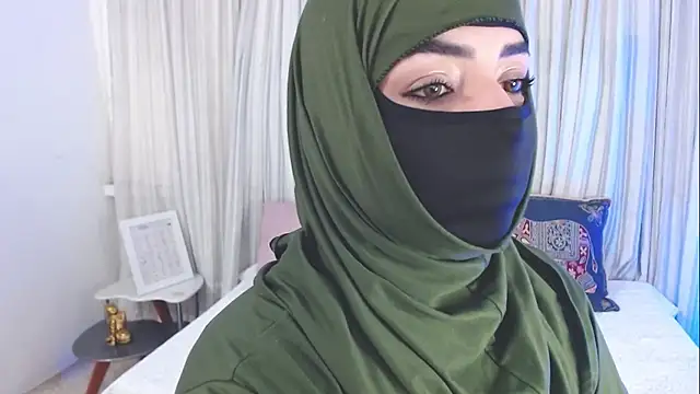 Uzra hayed online show from October 9, 2025, 7:34 pm