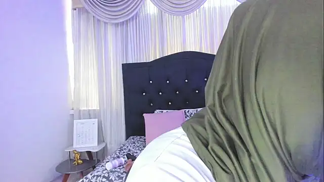 Uzra hayed online show from February 14, 2026, 3:53 pm