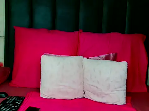 Kiaralane xx online show from November 5, 2025, 1:11 pm