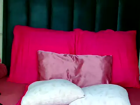 Kiaralane xx online show from November 9, 2025, 2:26 pm