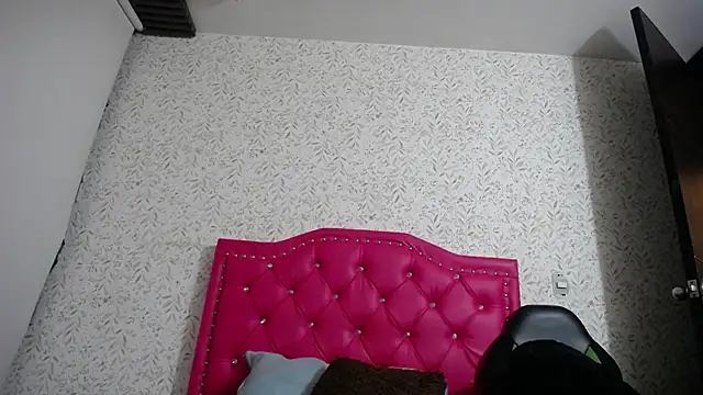 Snapshot of luly_pink chatting on October 14, 2025, 3:29 am luly pink online show from October 14, 2025, 3:29 am