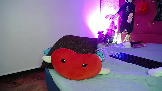 Snapshot of luly_pink chatting on October 25, 2025, 11:07 am luly pink online show from October 25, 2025, 11:07 am