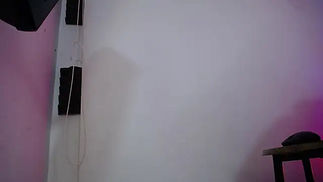 Snapshot of luly_pink chatting on October 30, 2025, 4:03 am luly pink online show from October 30, 2025, 4:03 am