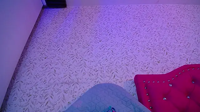 luly pink online show from November 29, 2025, 4:04 am