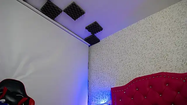 luly pink online show from December 20, 2025, 3:13 am