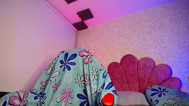 luly pink online show from May 30, 2026, 4:42 am