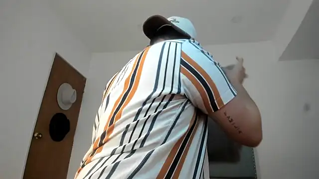 Snapshot of Latin_boy_surprisee chatting on July 14, 2026, 12:24 am Latin boy surprisee online show from July 14, 2026, 12:24 am