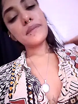 VictoireFeller online show from October 7, 2025, 5:04 am