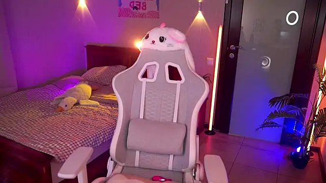 Kamila icee online show from March 27, 2026, 9:03 pm