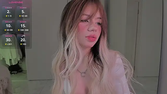 Snapshot of KellyBarton chatting on November 17, 2025, 9:09 pm KellyBarton online show from November 17, 2025, 9:09 pm