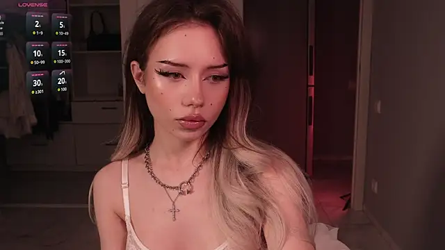 KellyBarton online show from April 7, 2026, 9:37 pm