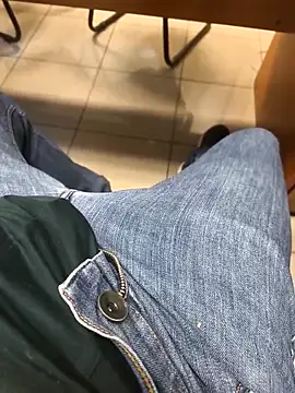 onbifeet online show from November 9, 2025, 9:51 am