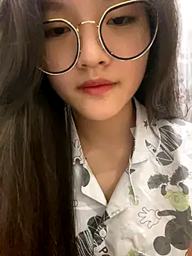 Snapshot of Krixxi22 chatting on December 3, 2024, 2:38 pm Krixxi22 online show from December 3, 2024, 2:38 pm