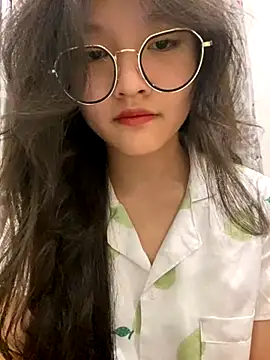 Snapshot of Krixxi22 chatting on December 4, 2024, 4:16 pm Krixxi22 online show from December 4, 2024, 4:16 pm