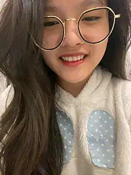 Snapshot of Krixxi22 chatting on December 14, 2024, 8:23 am Krixxi22 online show from December 14, 2024, 8:23 am