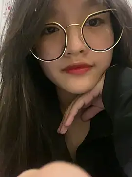 Snapshot of Krixxi22 chatting on December 29, 2024, 3:35 pm Krixxi22 online show from December 29, 2024, 3:35 pm