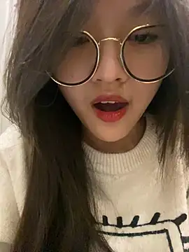 Snapshot of Krixxi22 chatting on January 10, 2025, 2:45 pm Krixxi22 online show from January 10, 2025, 2:45 pm