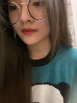 Snapshot of Krixxi22 chatting on February 6, 2025, 3:52 pm Krixxi22 online show from February 6, 2025, 3:52 pm