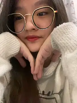 Snapshot of Krixxi22 chatting on February 11, 2025, 3:29 pm Krixxi22 online show from February 11, 2025, 3:29 pm