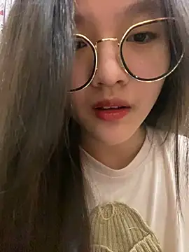 Snapshot of Krixxi22 chatting on February 13, 2025, 3:14 pm Krixxi22 online show from February 13, 2025, 3:14 pm